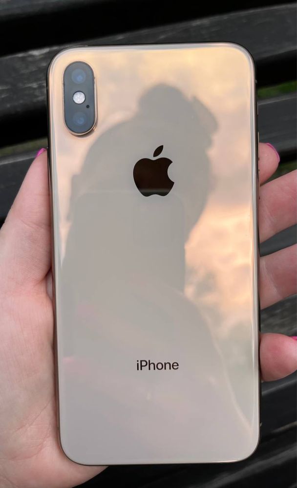 iPhone XS 64 gb в хорошем состоянии