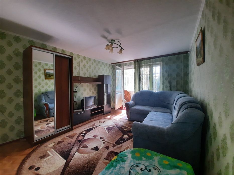 Здам 2 кімнатну квартиру на  3-4 місяці