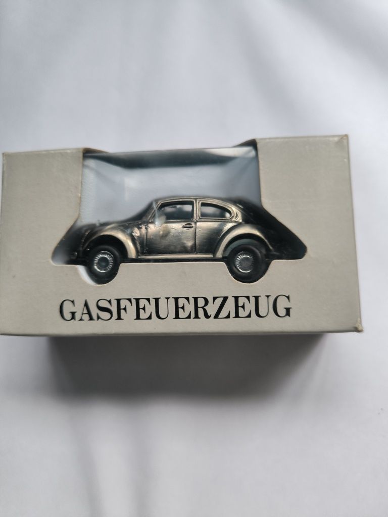 Isqueiro a gás alemão em forma de carro