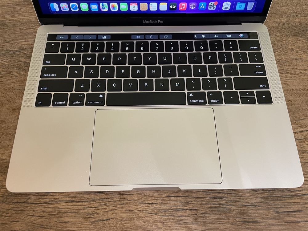 MacBook Pro 13 2016 16/512. Touchbar, Touch ID. 464 цикла.