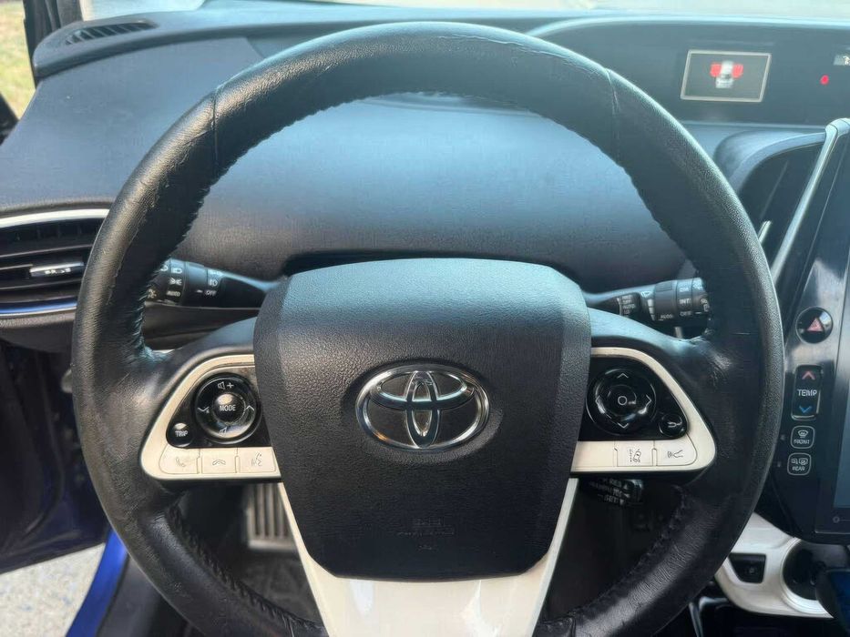 Toyota Prius Four Touring      2018