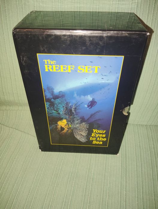 Livros com Caixa Arquivadora The Reef Set Novos