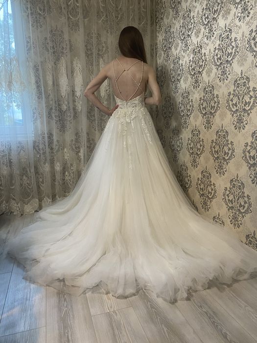 Весільна сукня продам