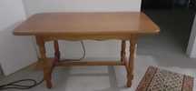 Mesa para cozinha ou sala em madeira