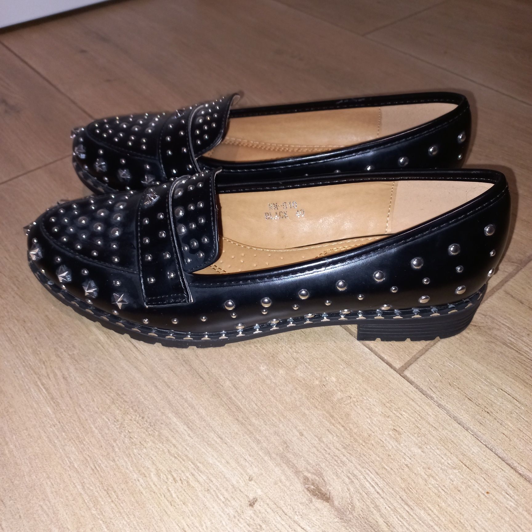 Buty z ćwiekami mokasyny 40 nowe