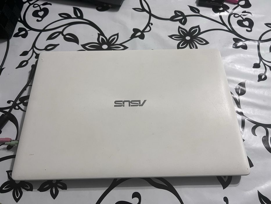 Ноутбук Asus X553m