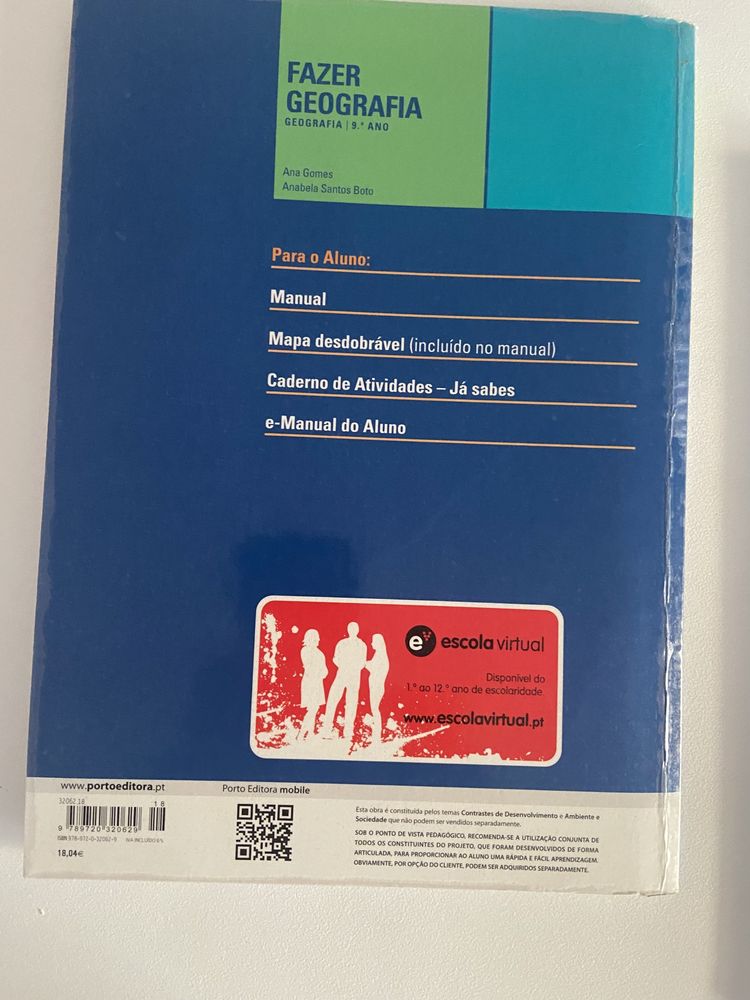 Livros e caderno de atividades de Geografia