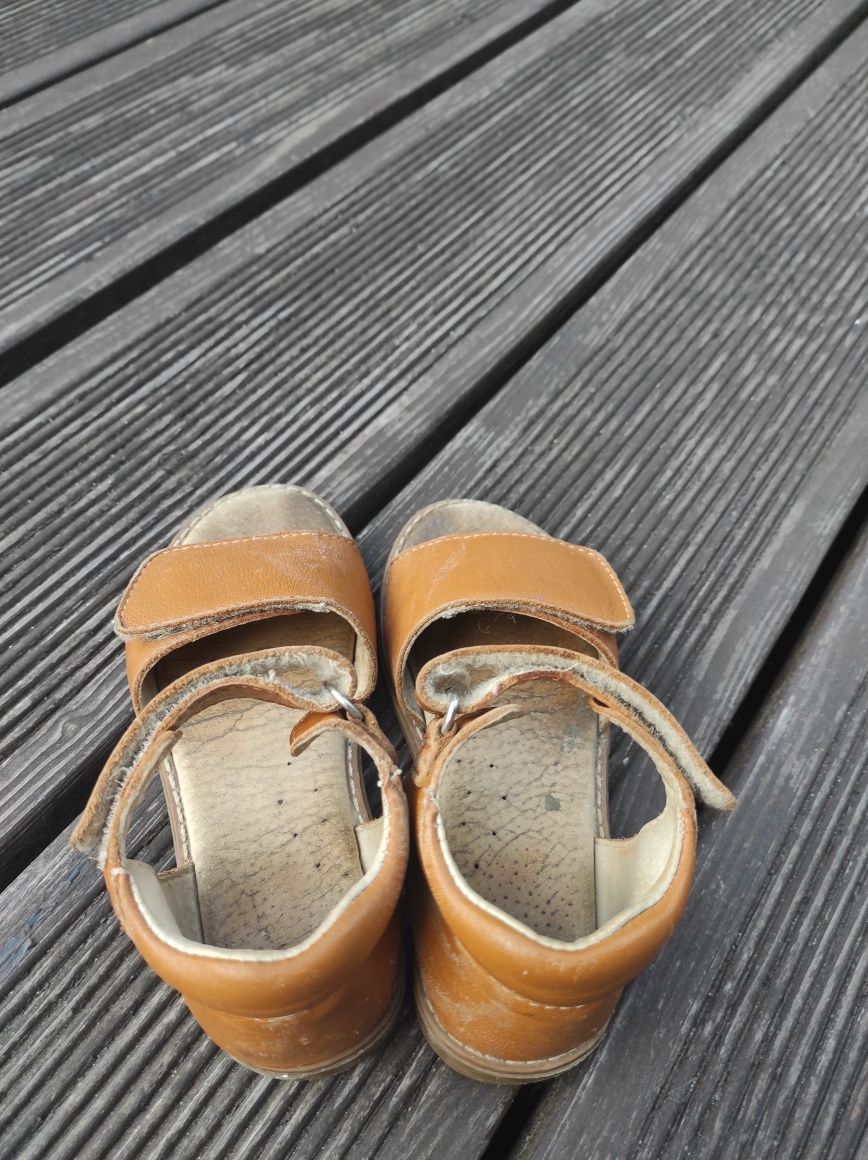 Sandały sandałki dziecięce skórzane rozmiar 27