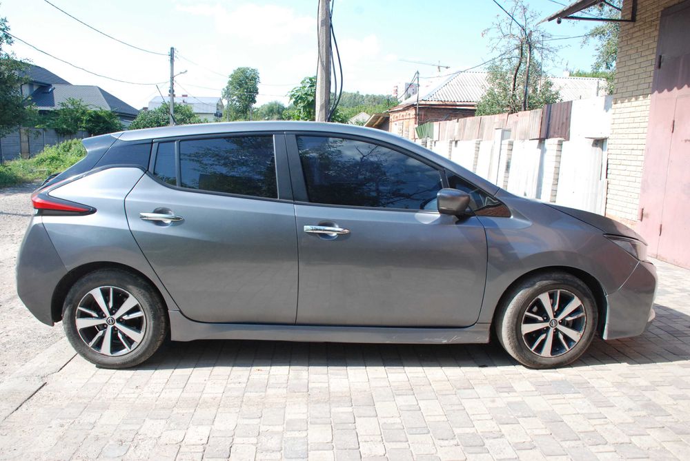 Ниссан Лиф Nissan leaf  2  18 г. 40 кВт