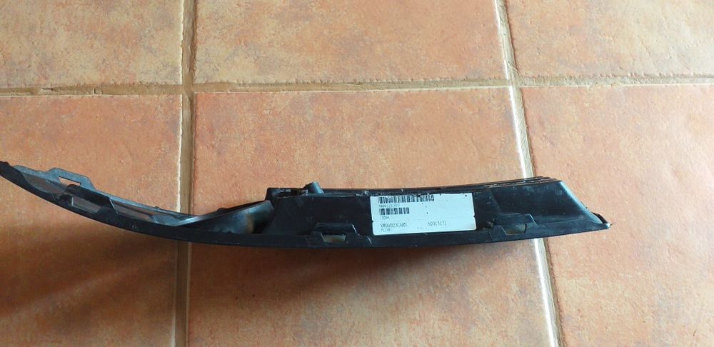 Grelha suporte farol nevoeiro VW Polo TDI