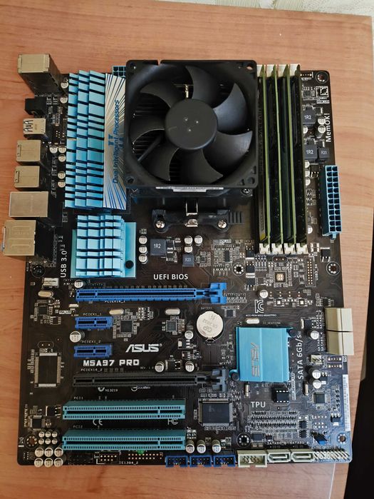 Материнська плата Asus M5A97 pro