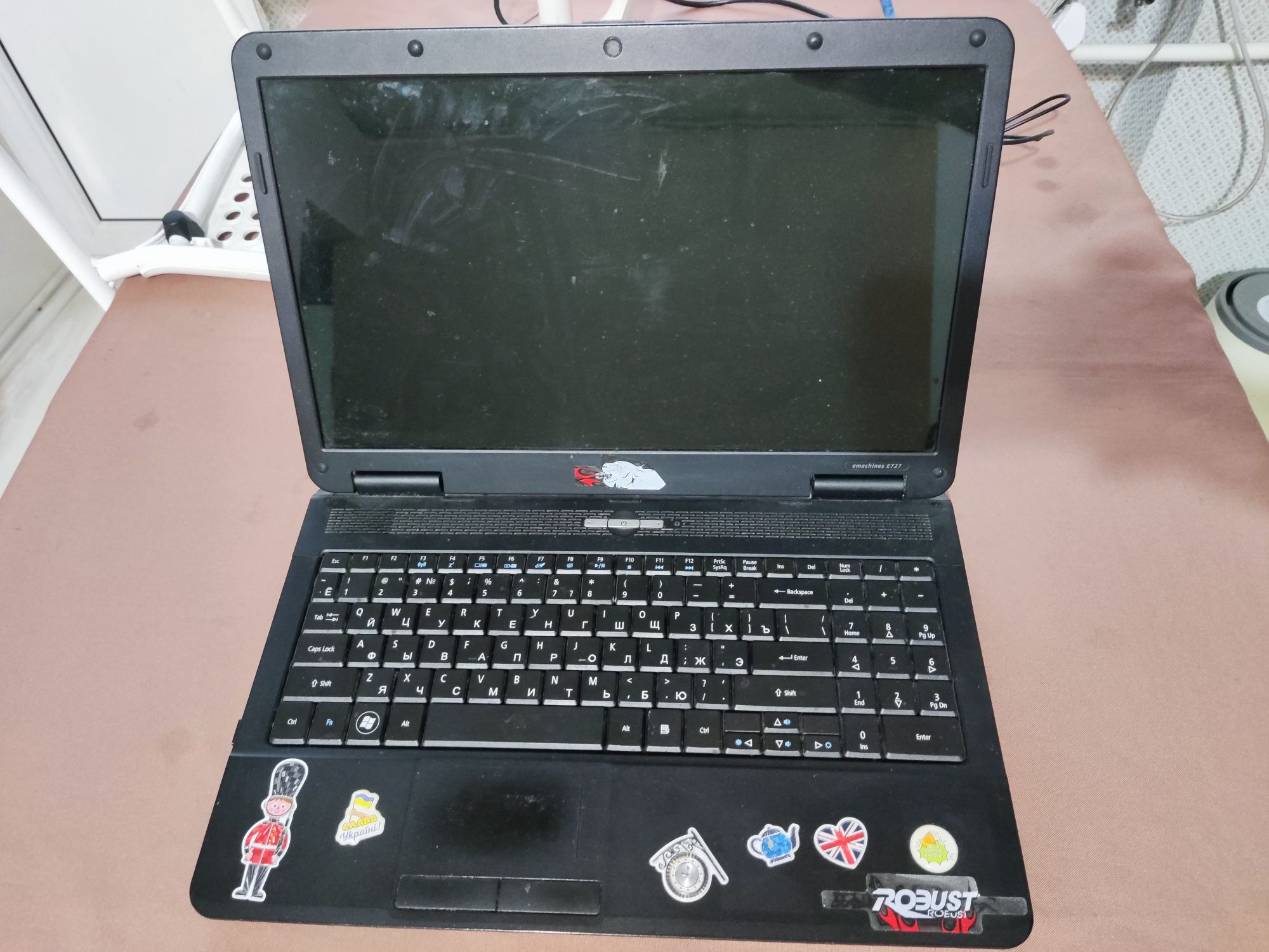 Ноутбук Emachines E727 series