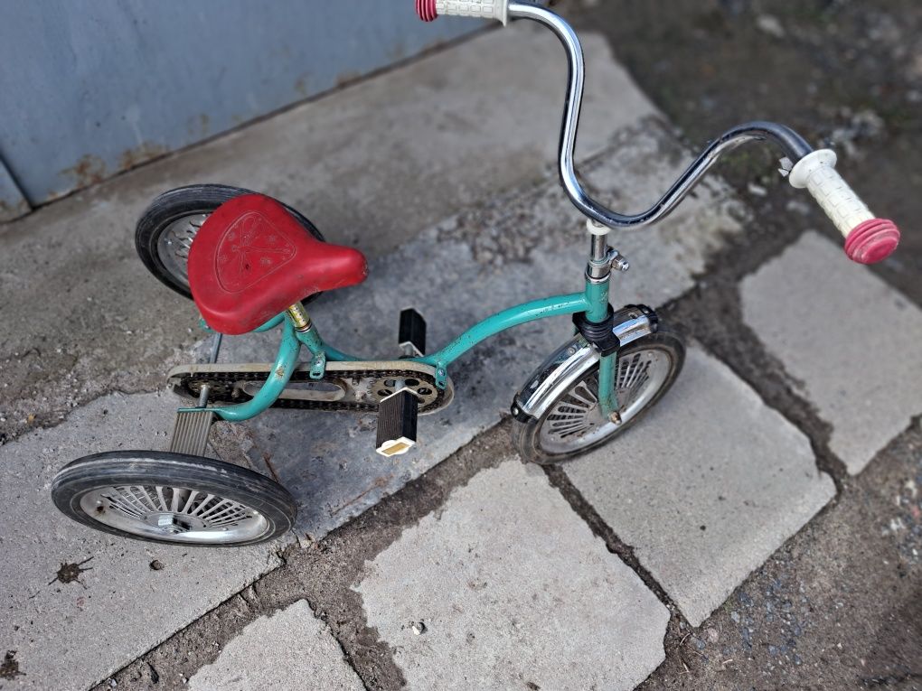 Детский трехколестный велосипед