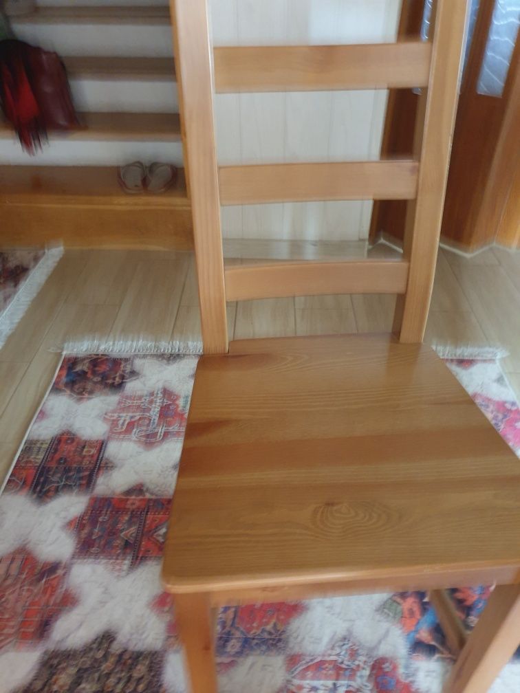 Dwa stoliiczki okrągłe