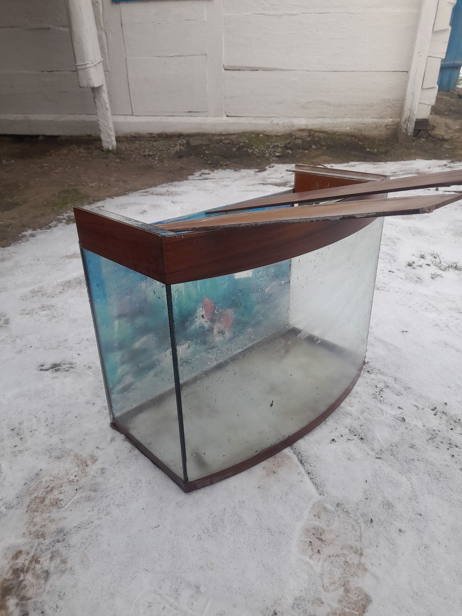 Продам акваріум на 50 літрів