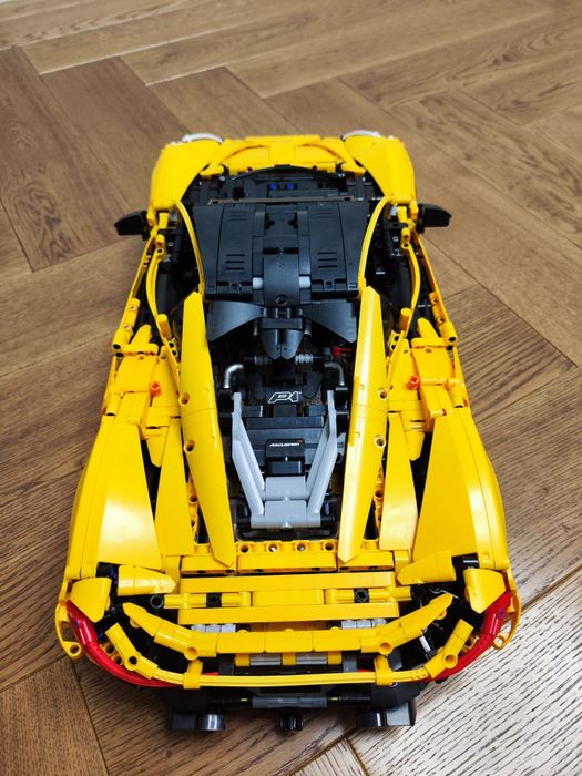 Model Mclaren P1