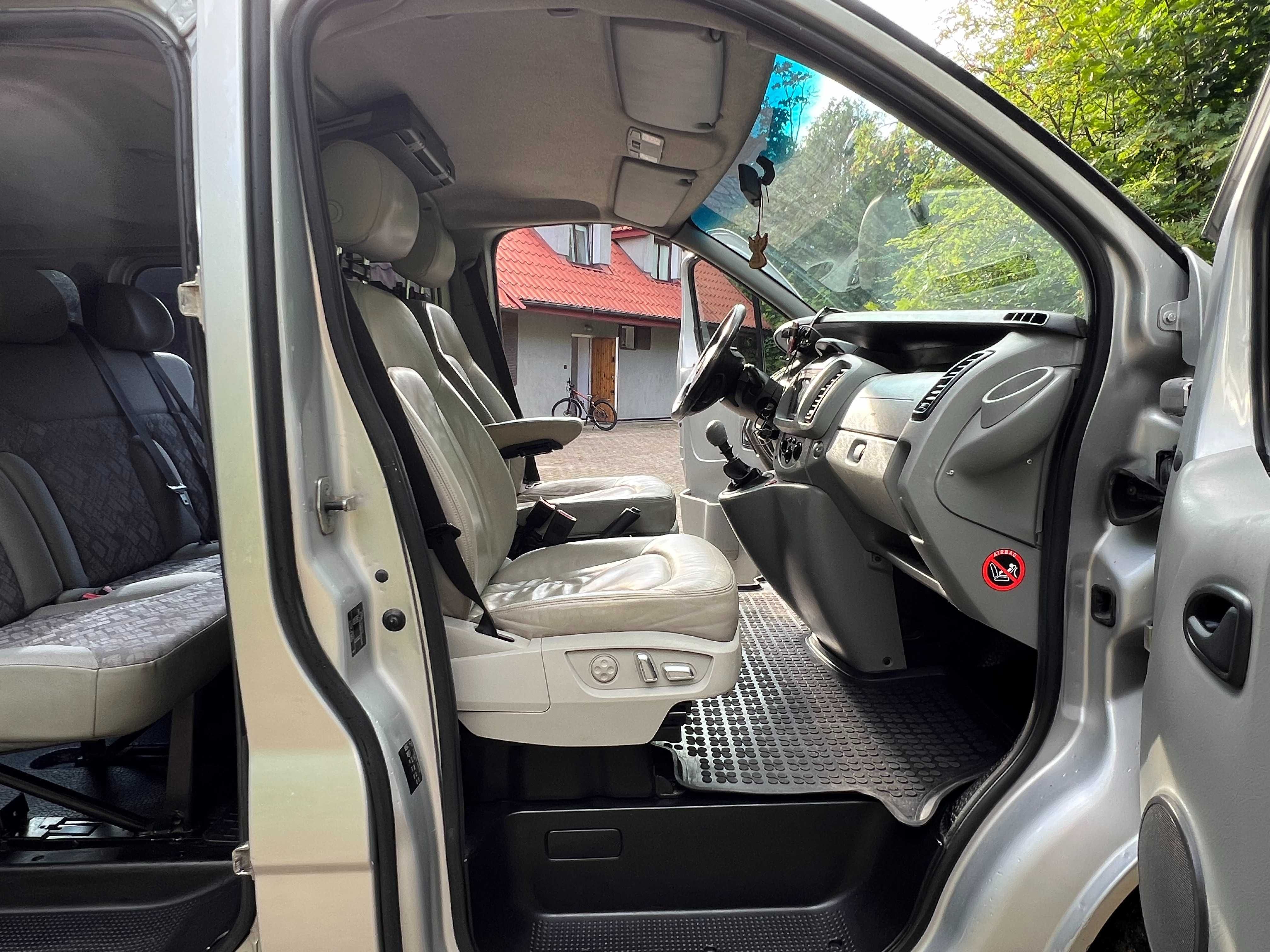 Opel Vivaro L2H1 2.0 Benzyna + Gaz 2006r 8-Osobowy Telewizor 384tys.km
