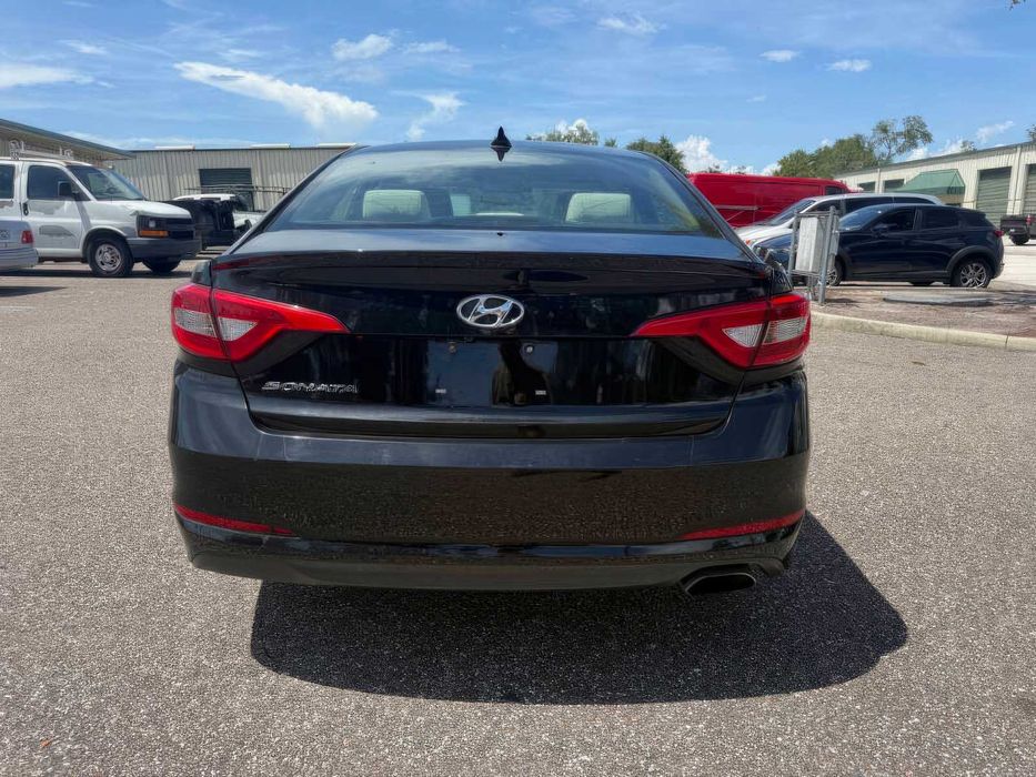 Hyundai Sonata SE      2017
