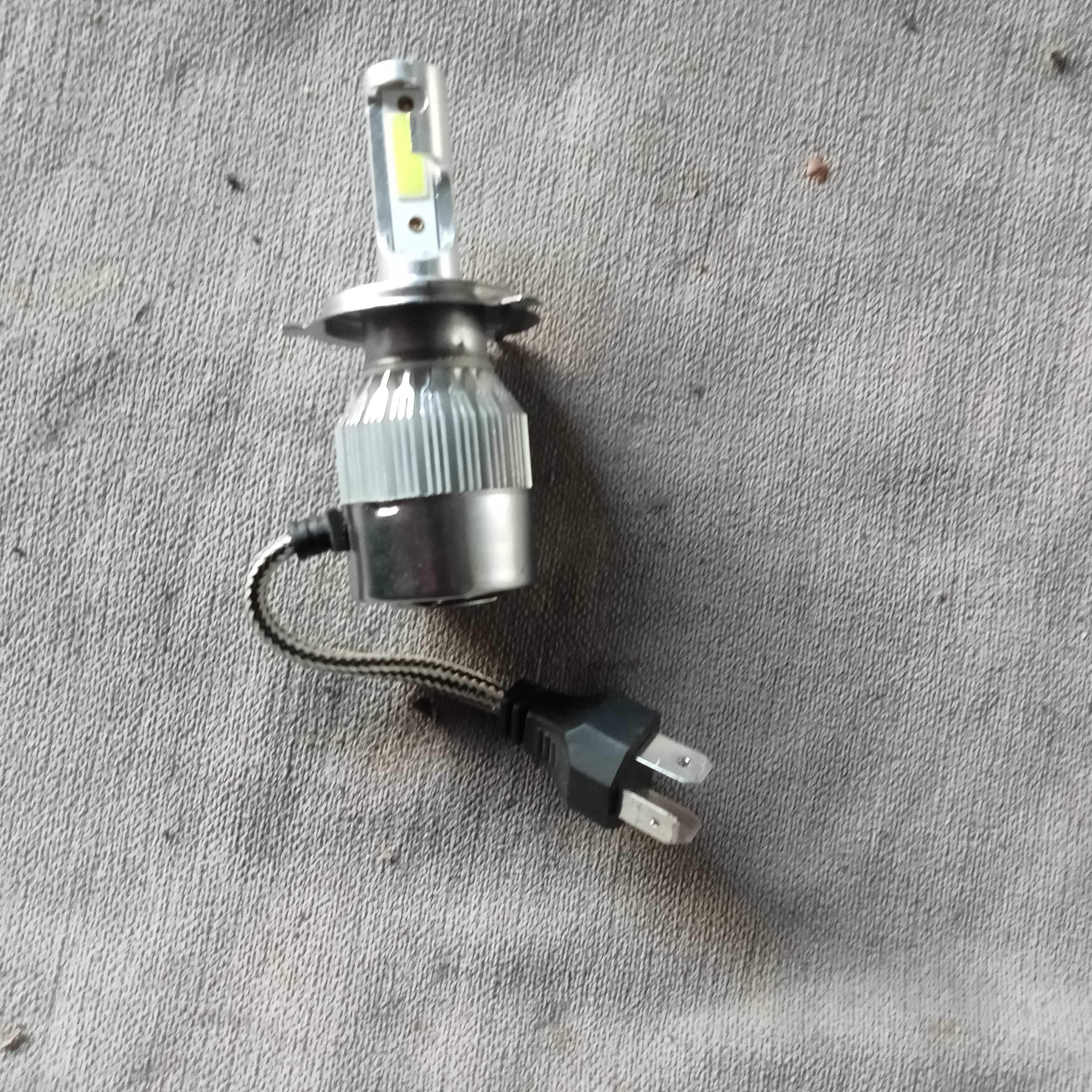 Sprzedam żarówkę H4 LED