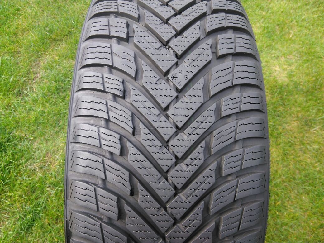 opona 235/55/R19 Nokian weatherproof suv 8mm 2018