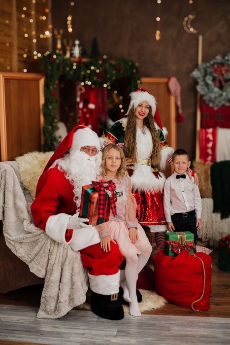 Санта Клаус і Ельфійка аніматори св. Миколай