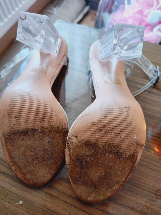 Transparentne przezroczyste sandały na słupku 38