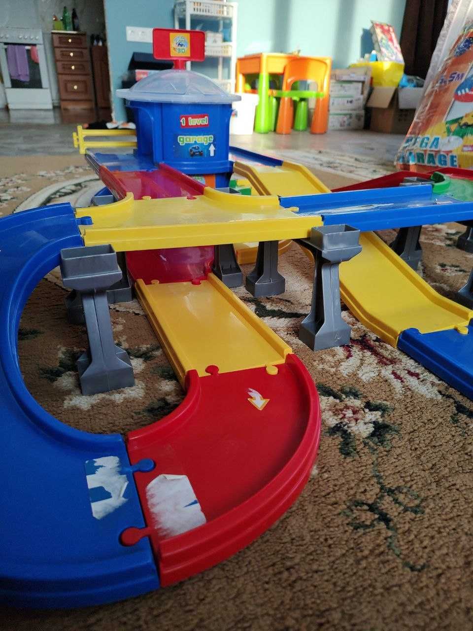 Гараж з дорогою KID CARS 3D WADER 53130 (довжина 5,5 М)
