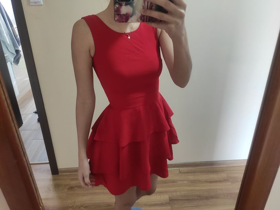 Czerwona, elegancka sukienka