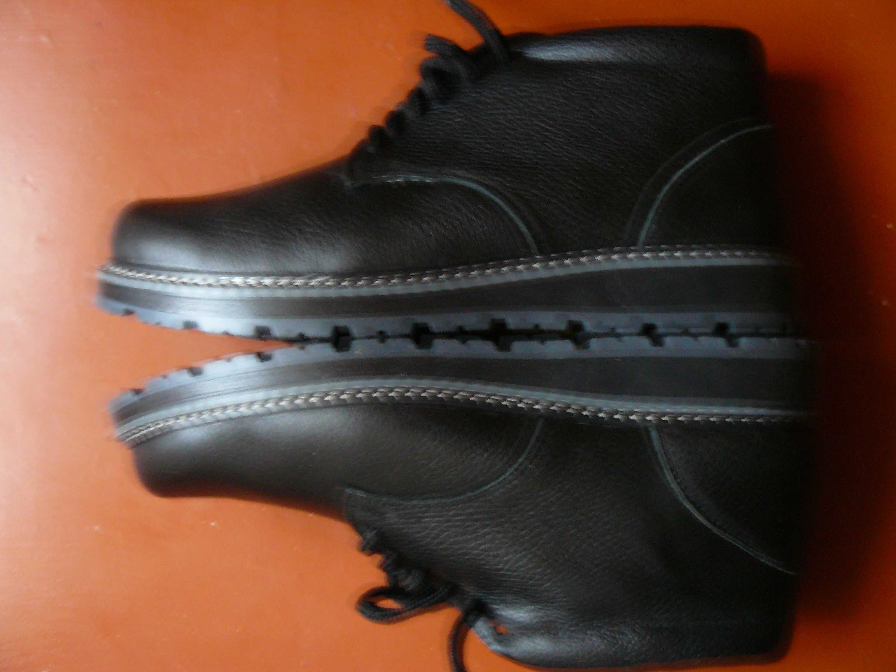 Зимові черевики (шкіра, хутро) 43 розмір