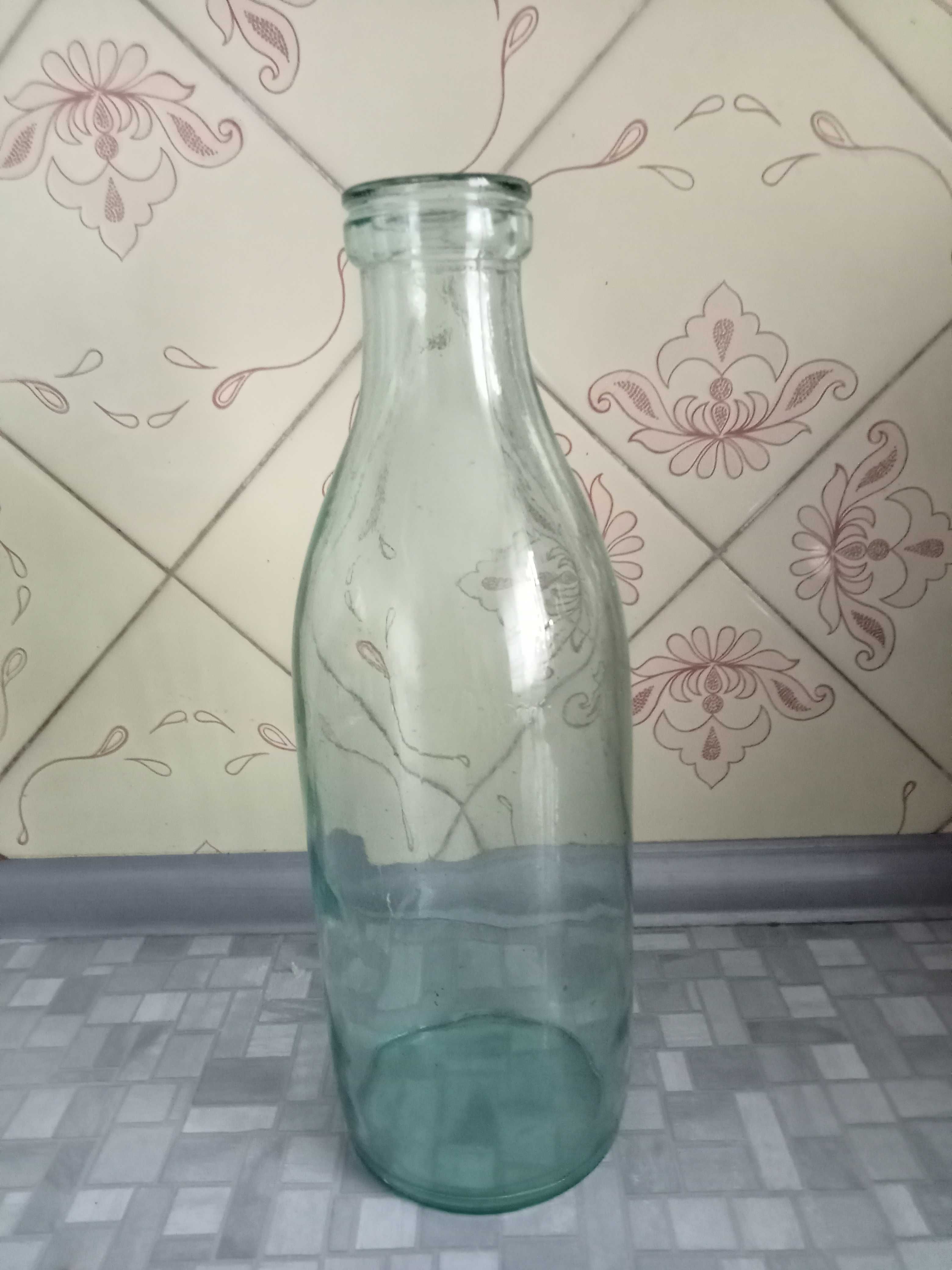 Стеклянная бутылка из под молока 1 литр