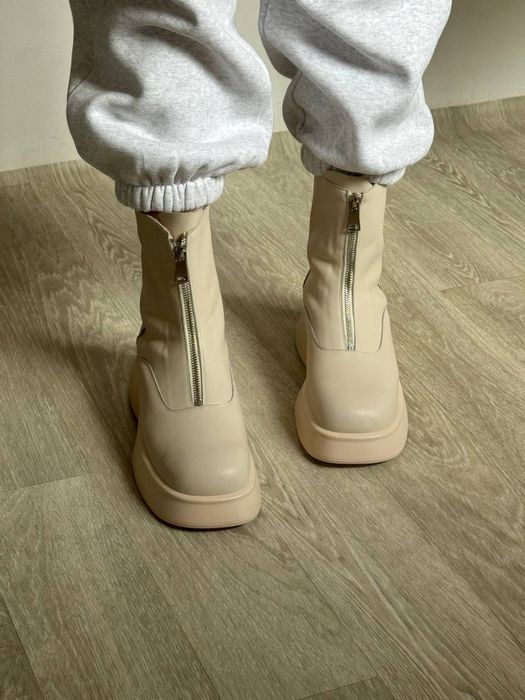 шкіряні ботінки , сапоги , чоботи the row