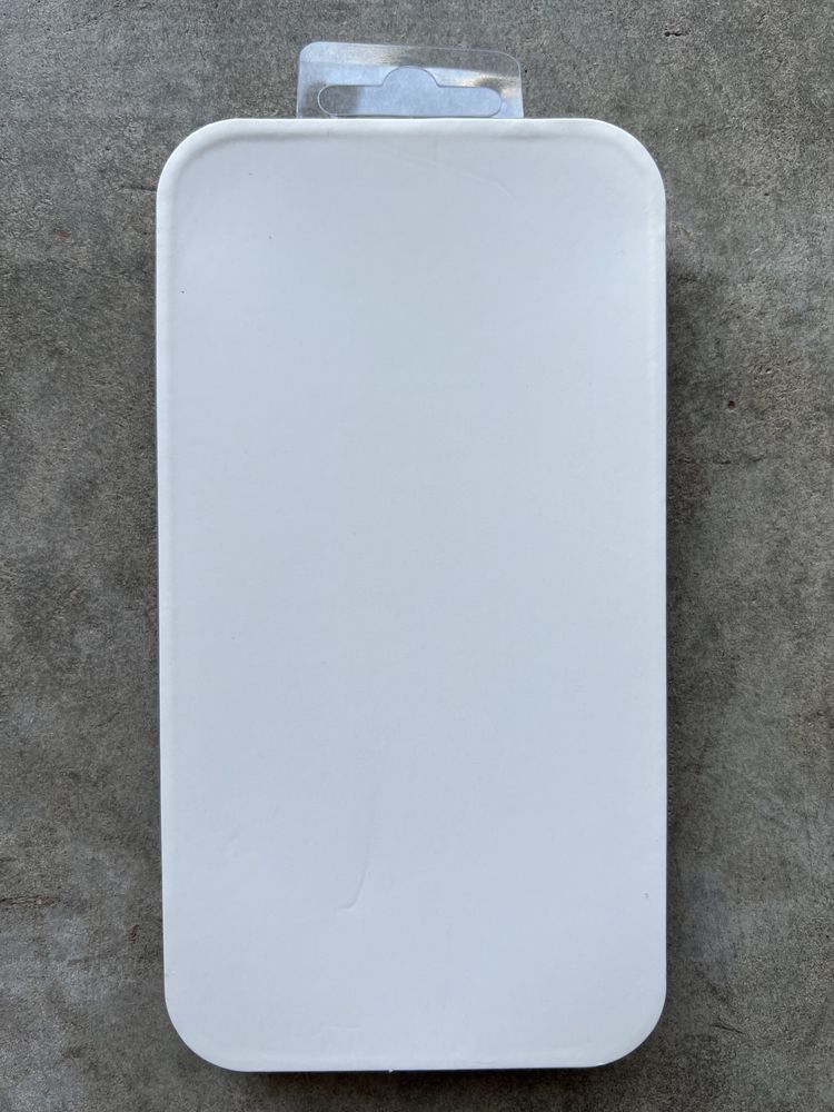 Чехол на iPhone 13 Pro.