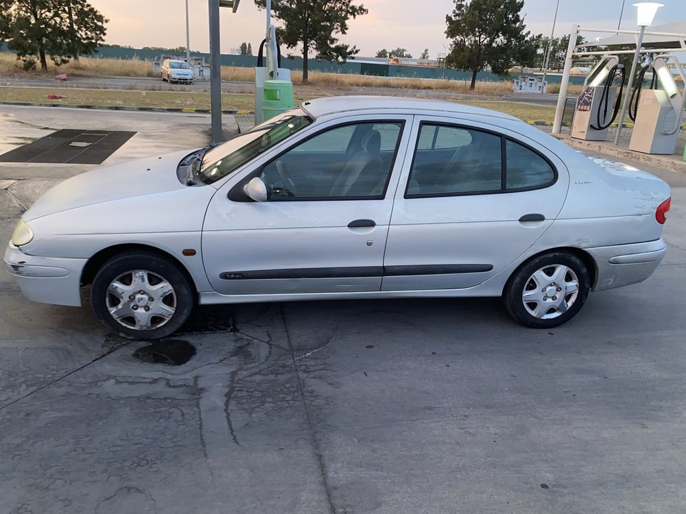 Renault megane 1.4 16v gasolina muito economico