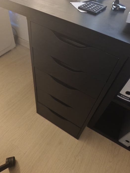 Secretaria com módulo de gavetas