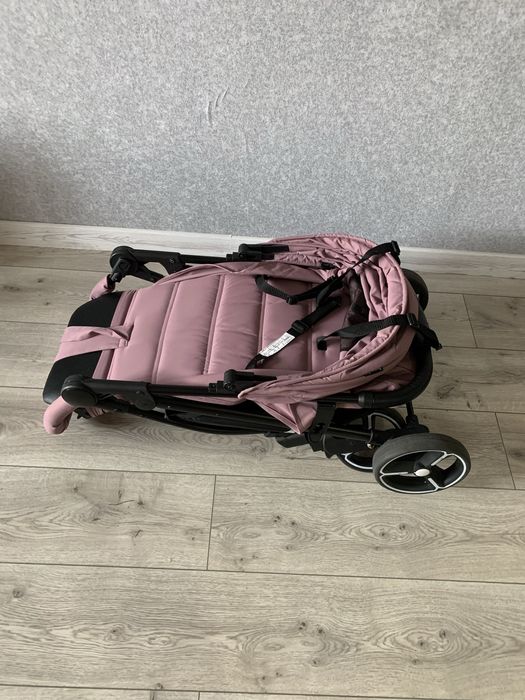 Прогулянкова дитяча коляска Bамbi M Рожева