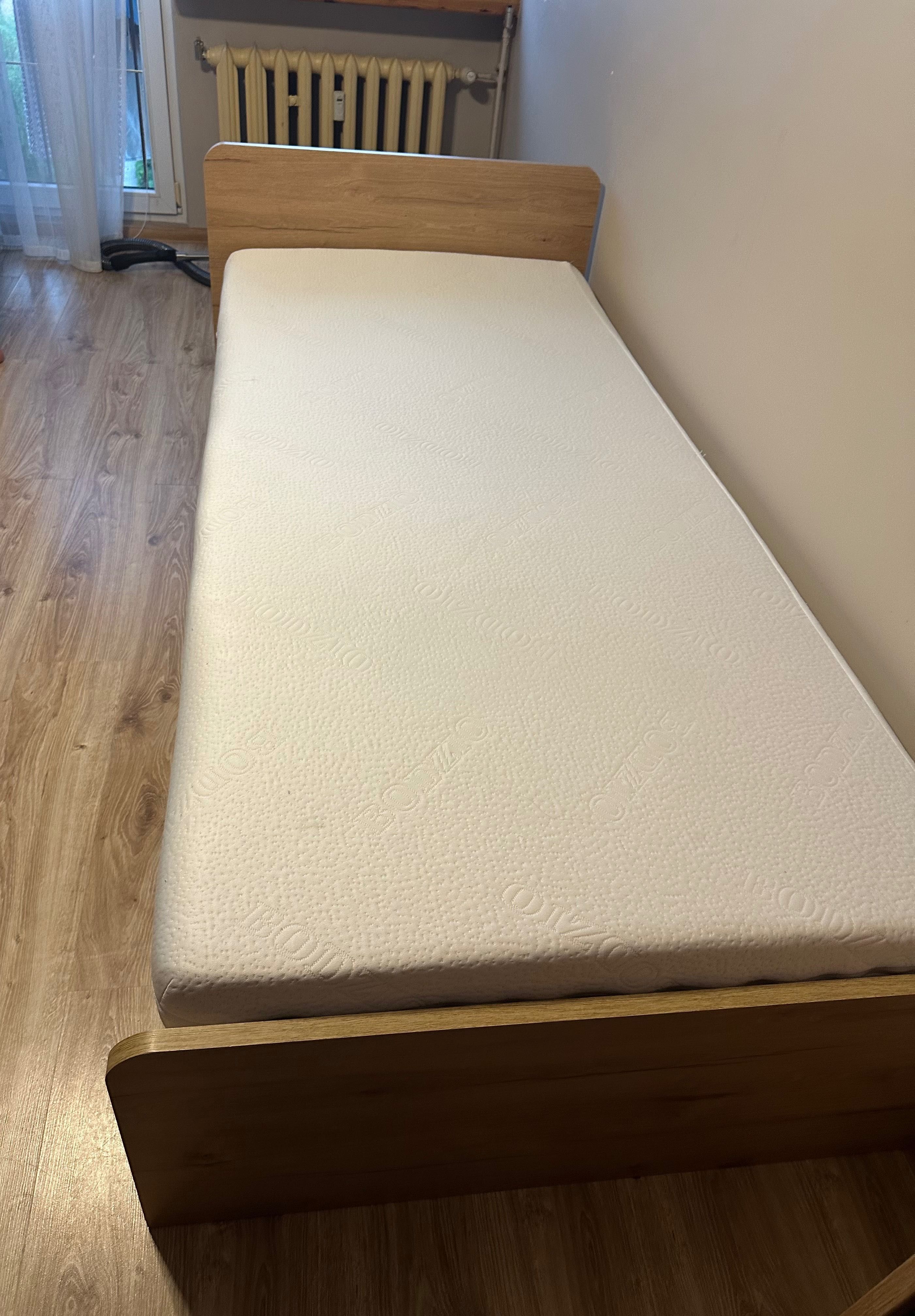 łóżko rozkładane. Dużo miejsca do spania