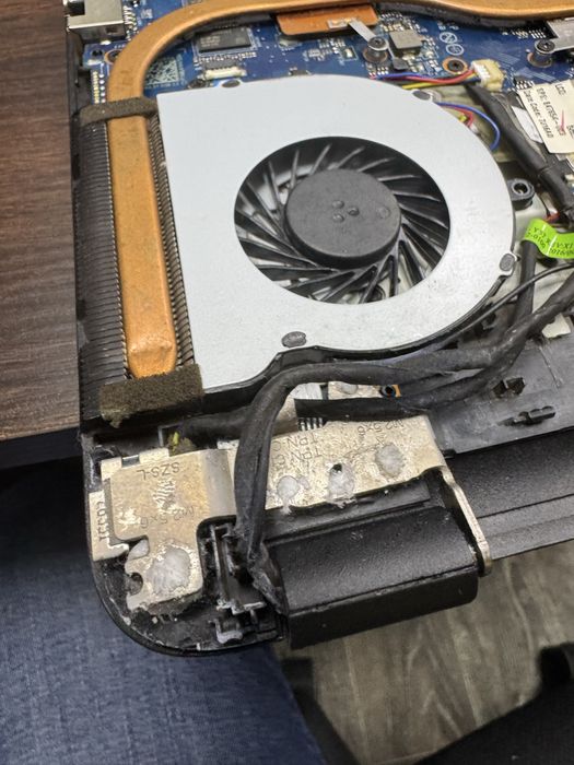 Обслуживание чистка ремонт ноутбуков, ускорение работы, магазин!