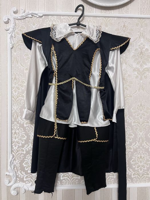 Костюми  піратів собака хрюша мушкетер і ще багато інших запитуйте