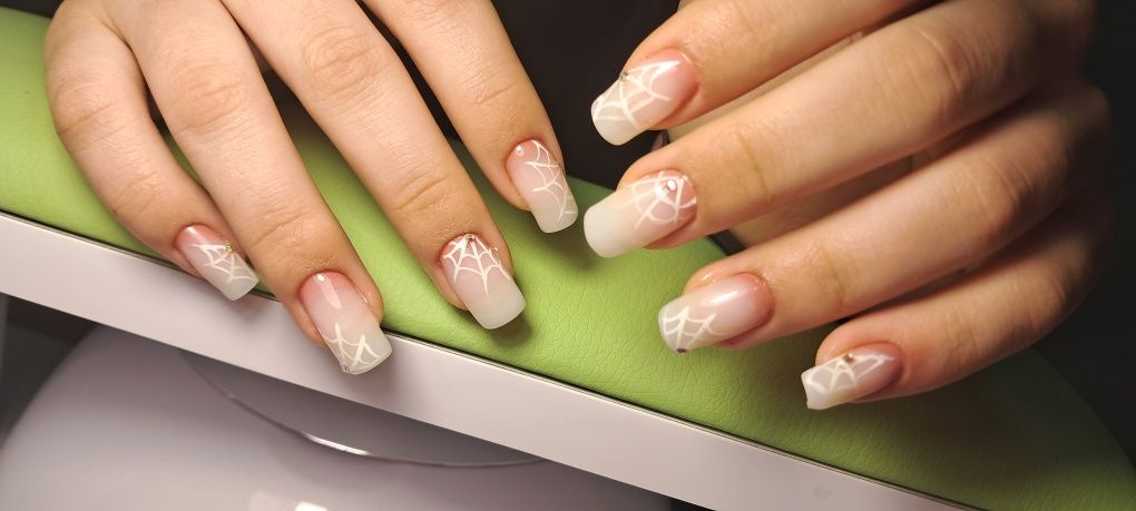Маникюр 400грн. Педикюр 450грн. 12-й квартал