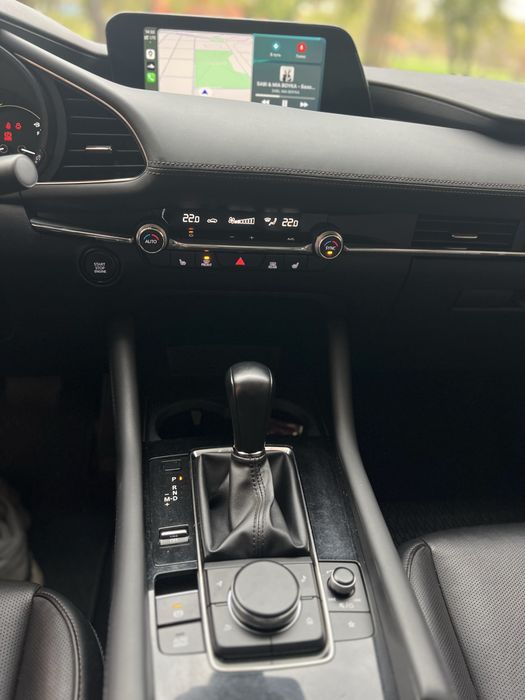 Мазда 3 Mazda 3 21 рік