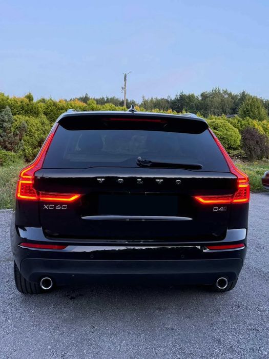 Volvo XC 60 D4 AWD Momentum      2018