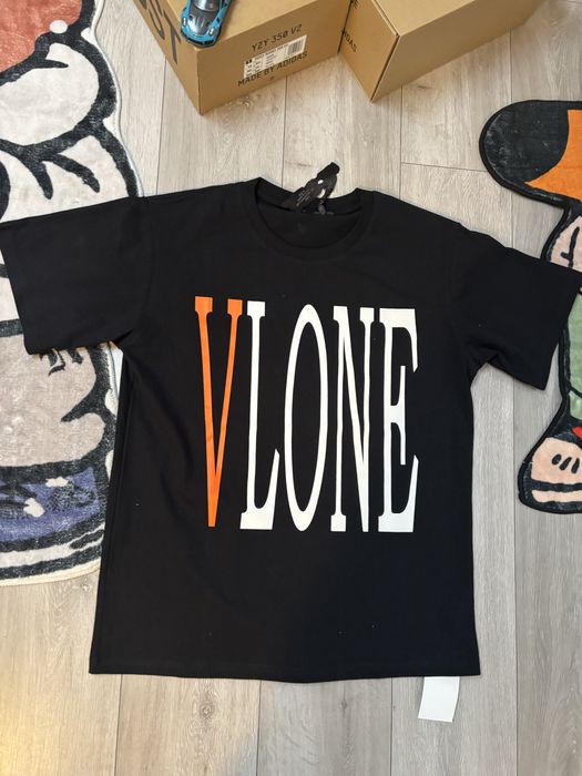 Czarna koszulka VLONE z nadrukiem