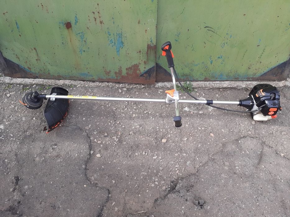 Бензокоса dnipro-m 52