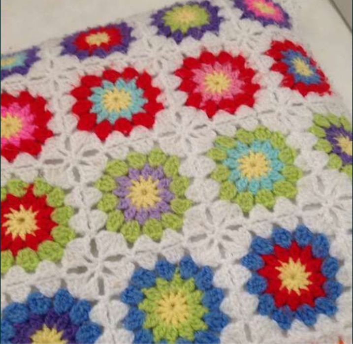 Almofada Granny Squares, lã sintética