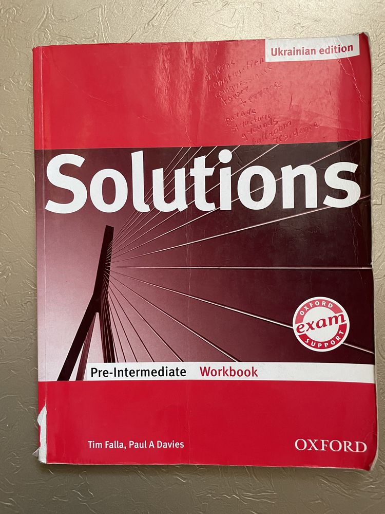 Solutions pre-intermediate student's book, Workbook.