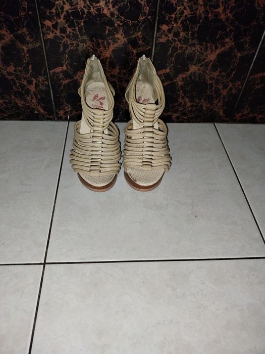 Обувь женская летняя