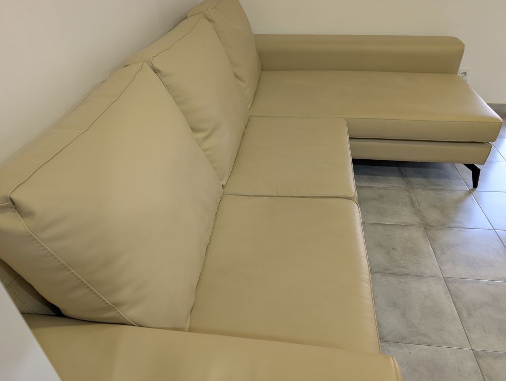 Sofá de canto bege 3 lugares com chaise ótimo estado!