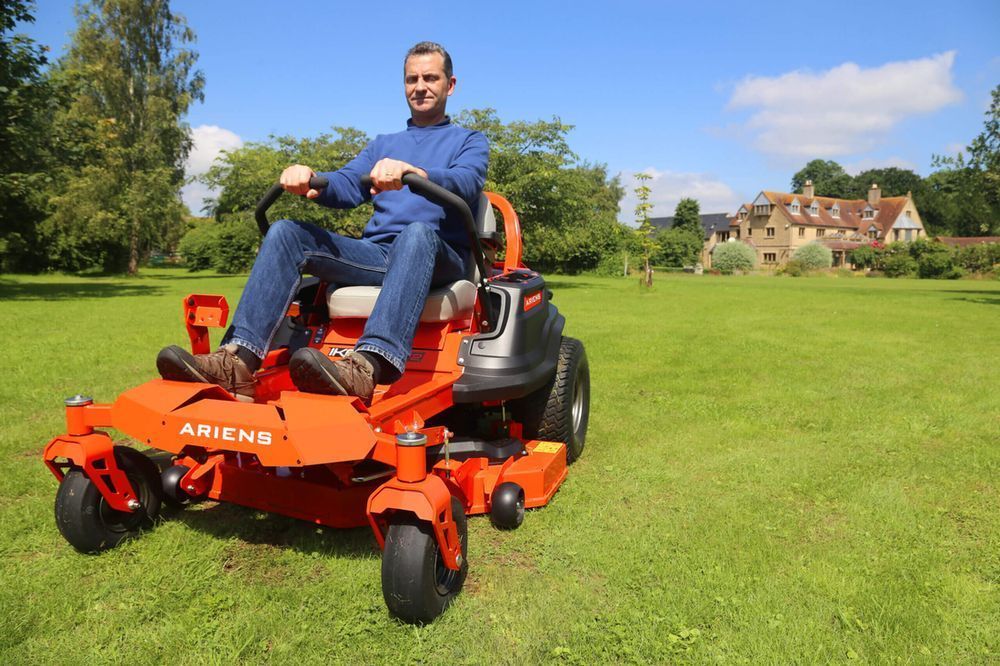 Traktorek Ariens Ikon Xd 42" Zero-Skręt Traktorek Ogrodowy Kosiarka