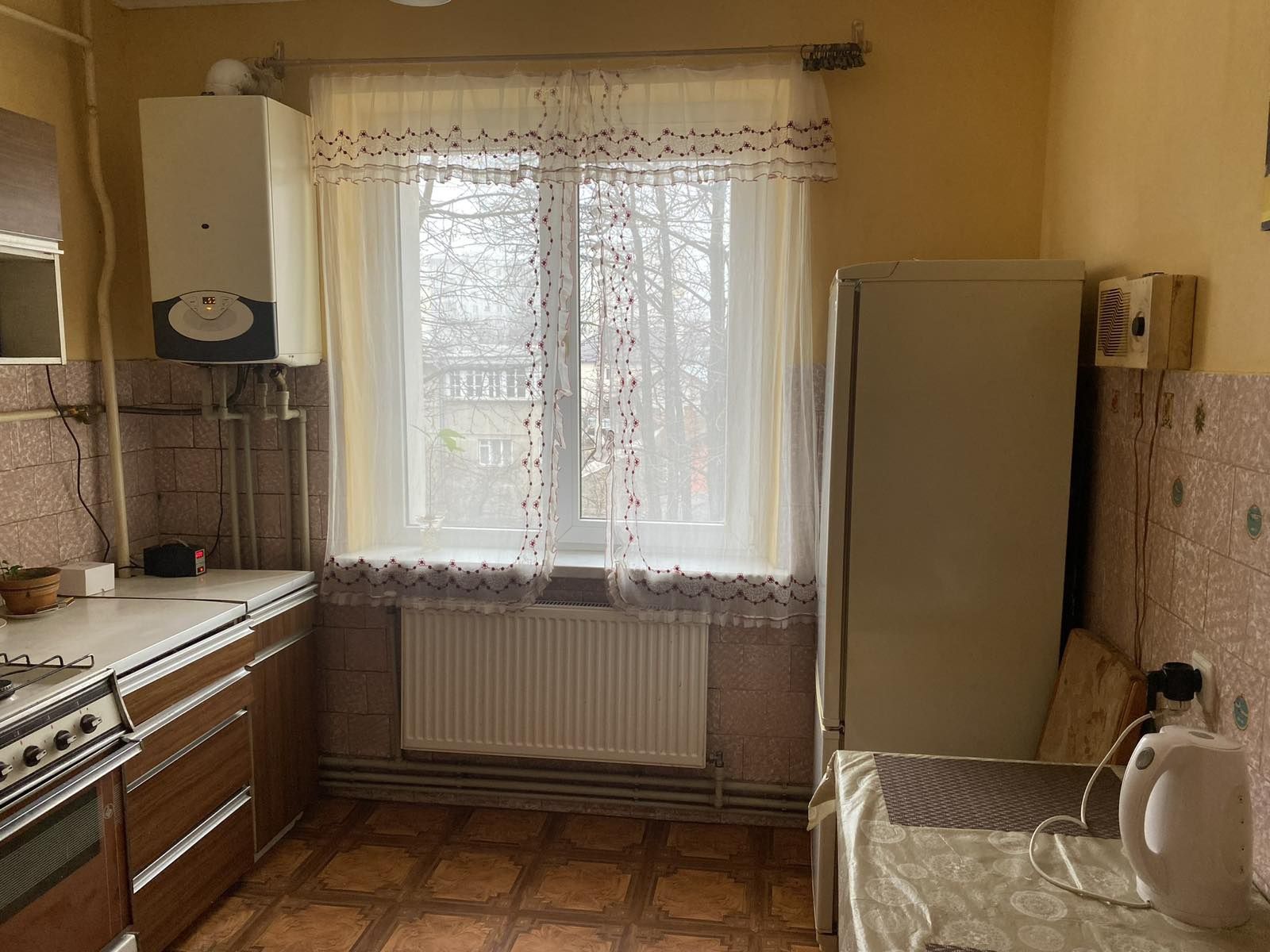Здається кімната для одного хлопця по вул Івана Павла