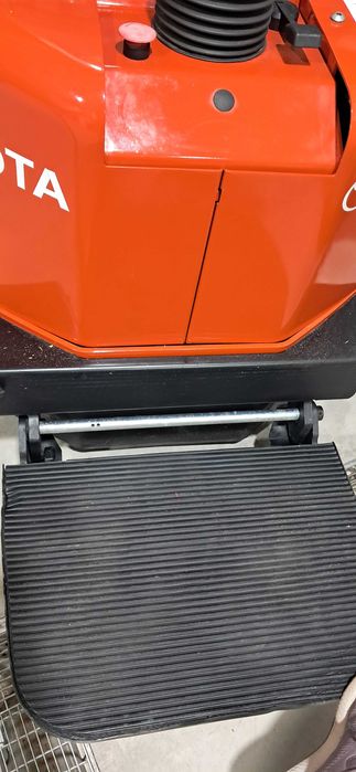 Stacker Empilhador Toyota com Plataforma